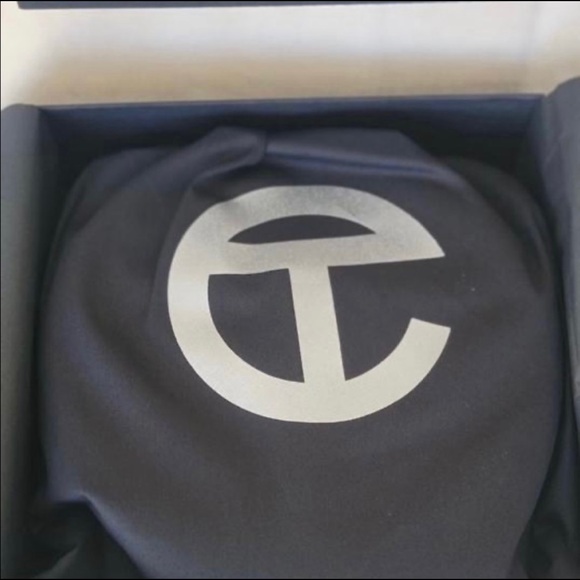 Telfar Round Circle Bag - Picture 9 of 9